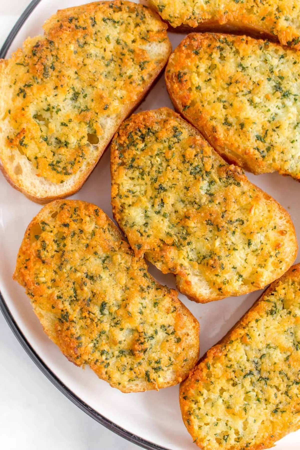 Air Fryer Roasted Garlic Bread