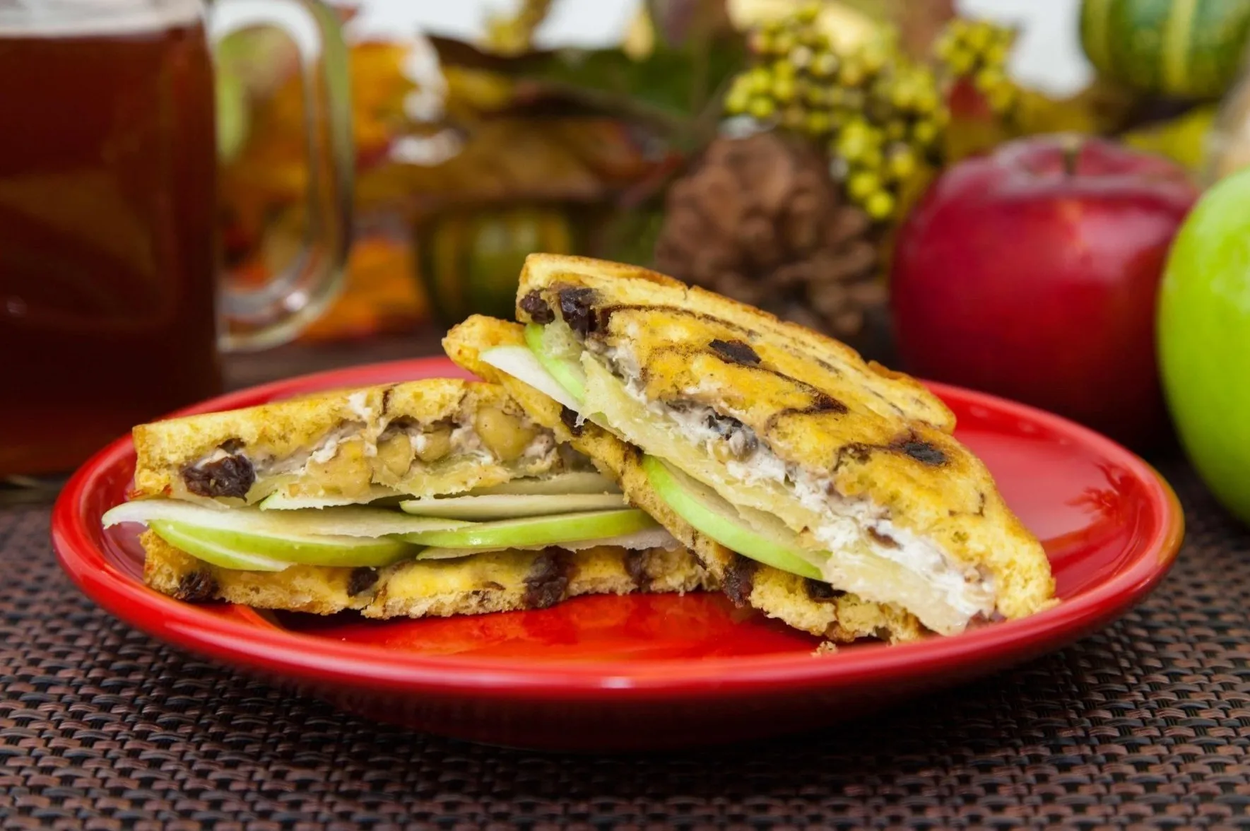 Almond Crusted Cinnamon Apple Grilled Cheese