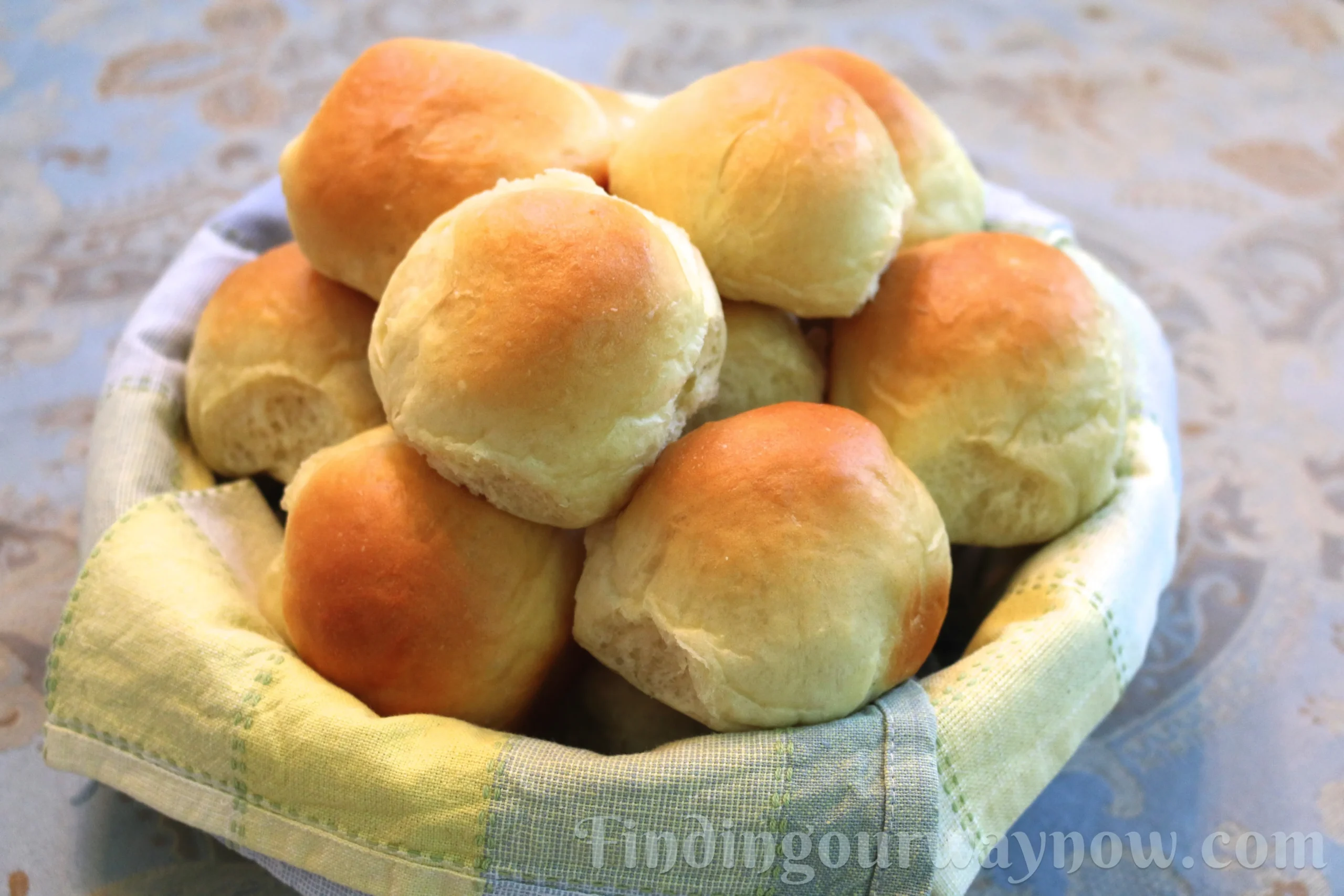 Alphas Old Fashioned Yeast Rolls