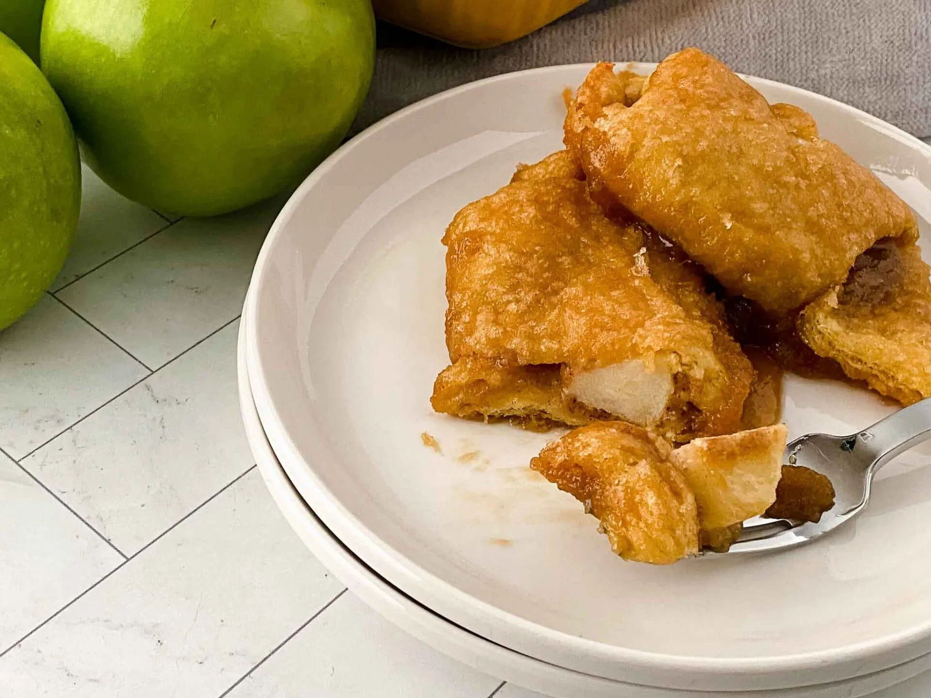 Apple Cream Cheese Rolls