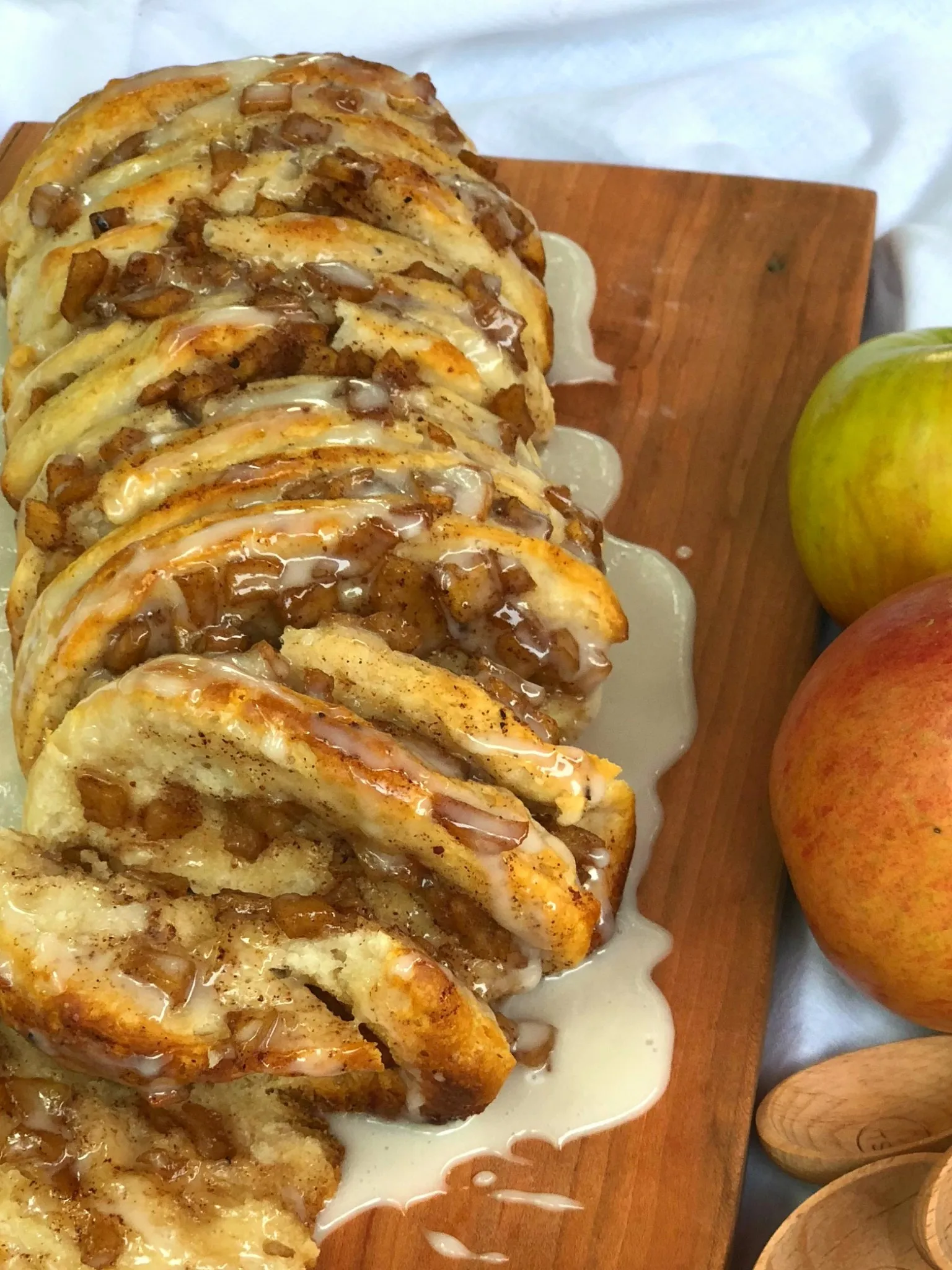 Apple Pie Pull Apart Bread