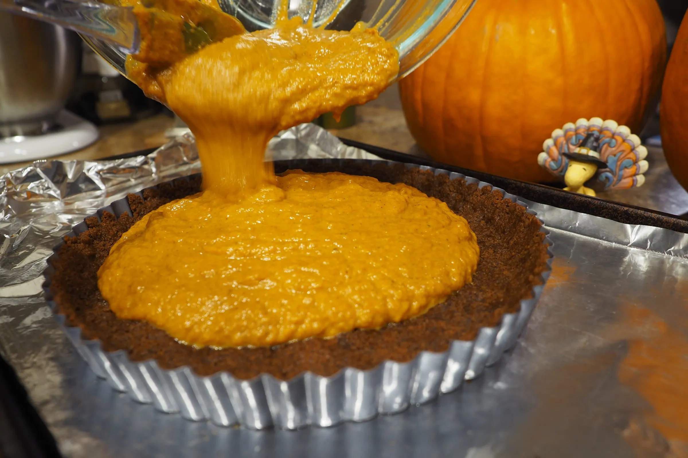 Aunt Nell's Gingersnap Pumpkin Pie