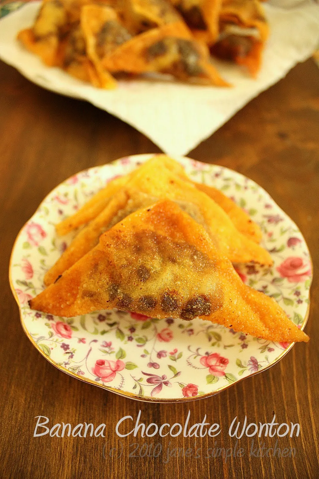 Banana Chocolate Wonton Bites