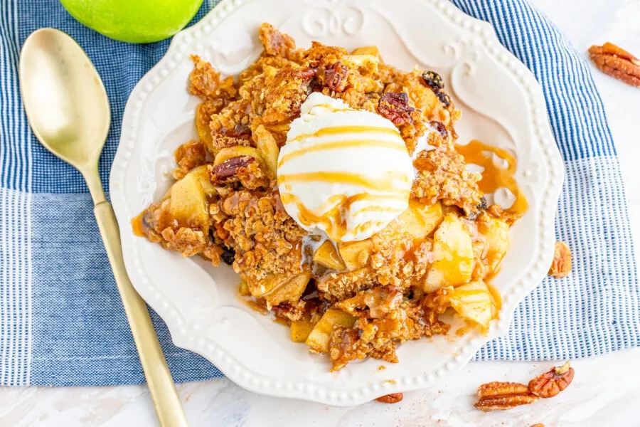 Caramel Apple Pecan Raisin Crisp