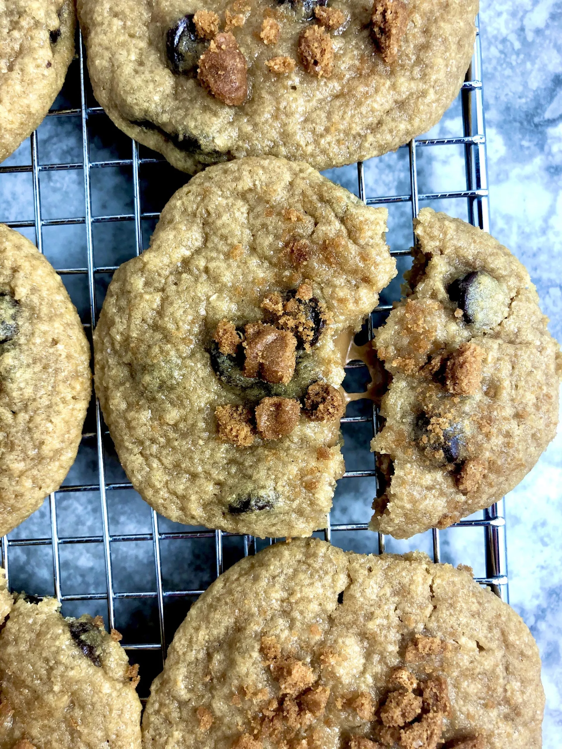 Cookie Butter Stuffed Chocolate Chip Cookies Truffles