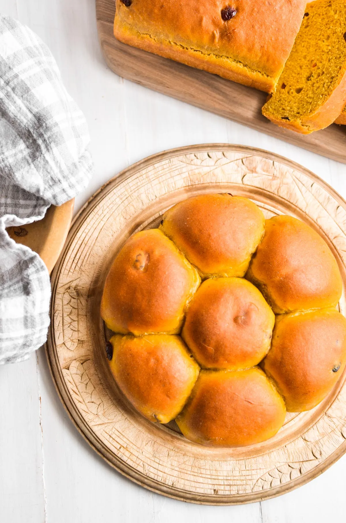Cranberry Squash Dinner Rolls