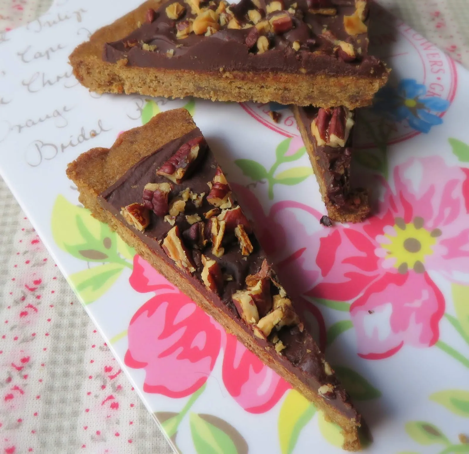 Crisp Toffee Pecan Short Breads