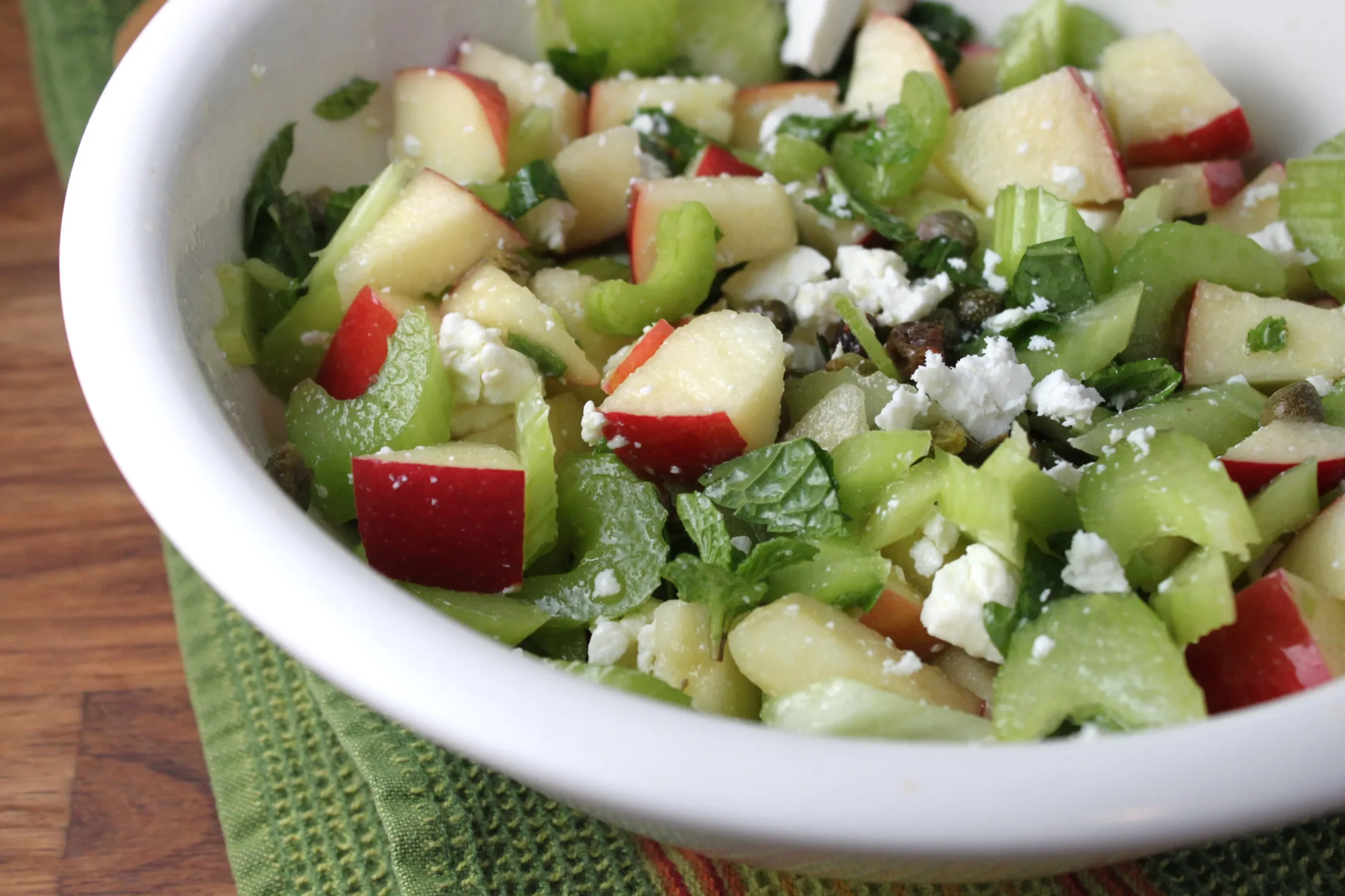 Crunchy Salad with Apple