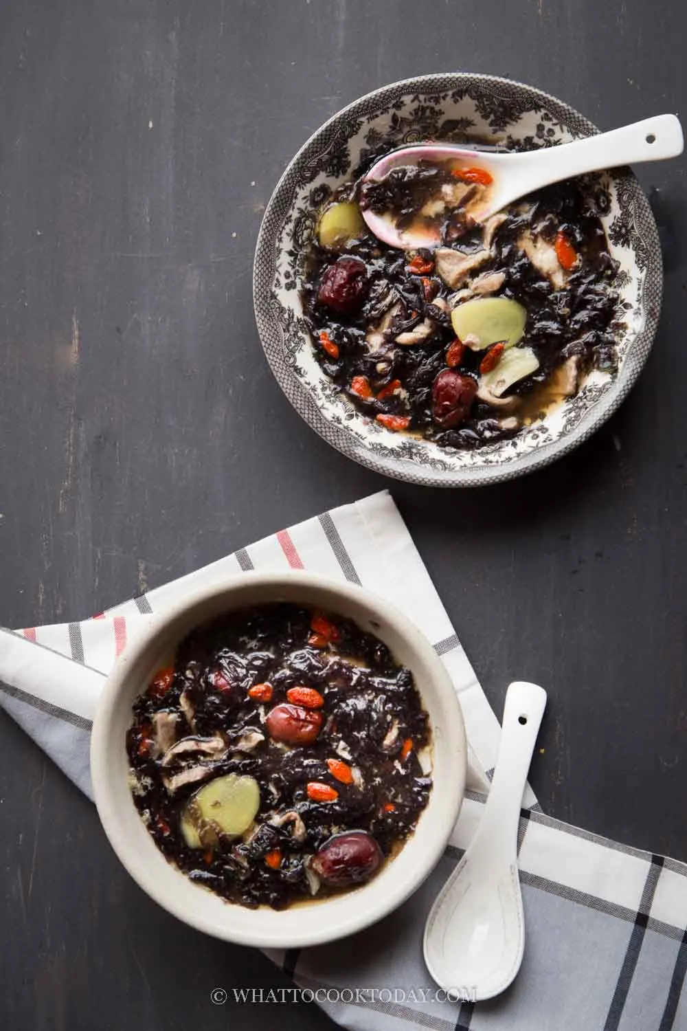 Dried Seaweed and Rib Soup