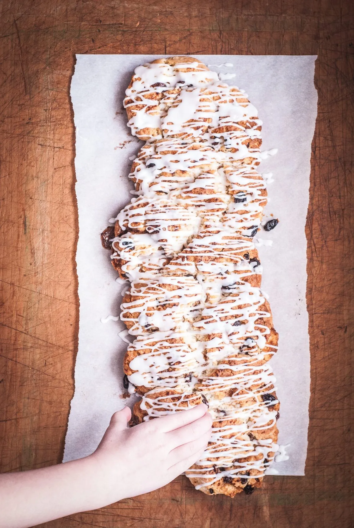 Easy Cinnamon Raisin Pull Apart Bread