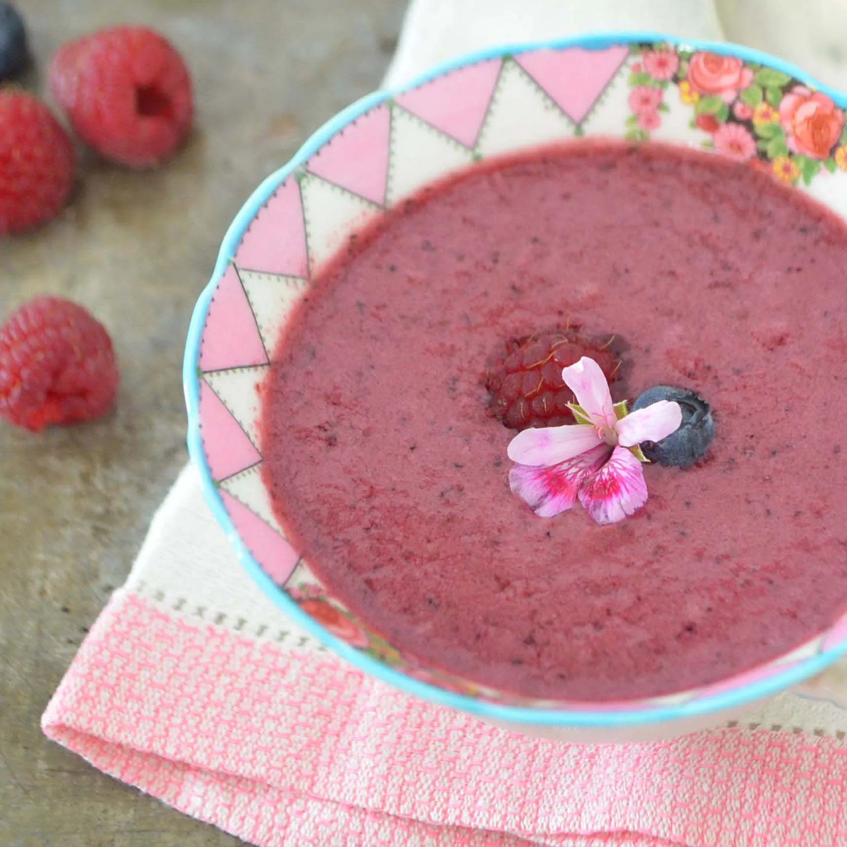 Easy Creamy Berry Soup