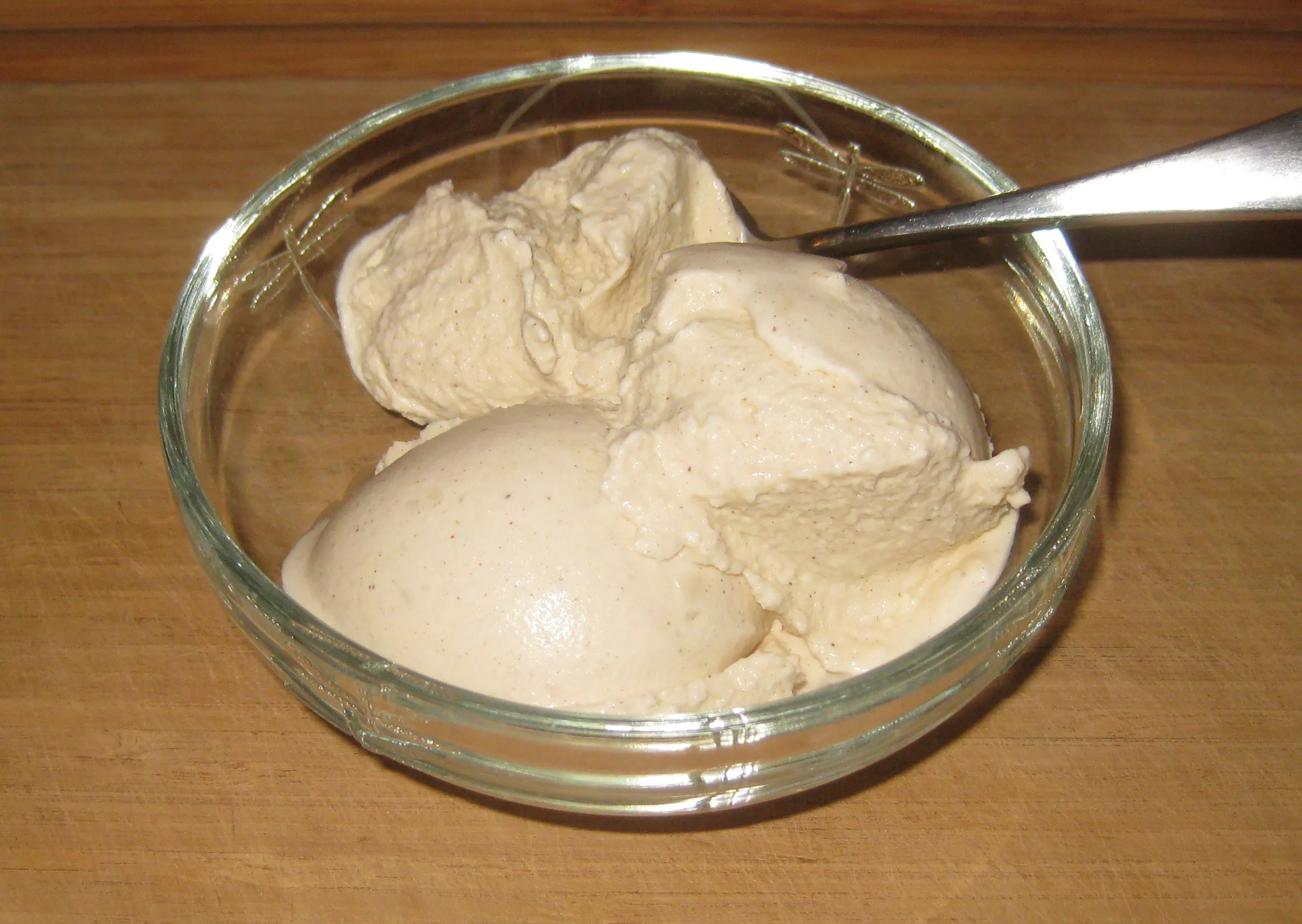 Easy Homemade Maple Vanilla Ice Cream