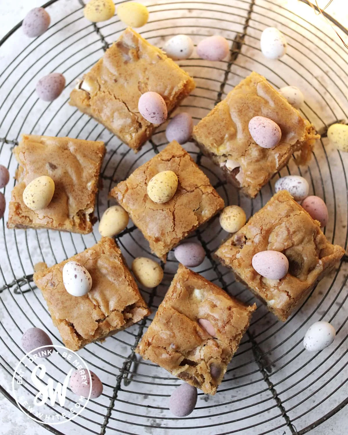 Easy Mini Egg Blondies