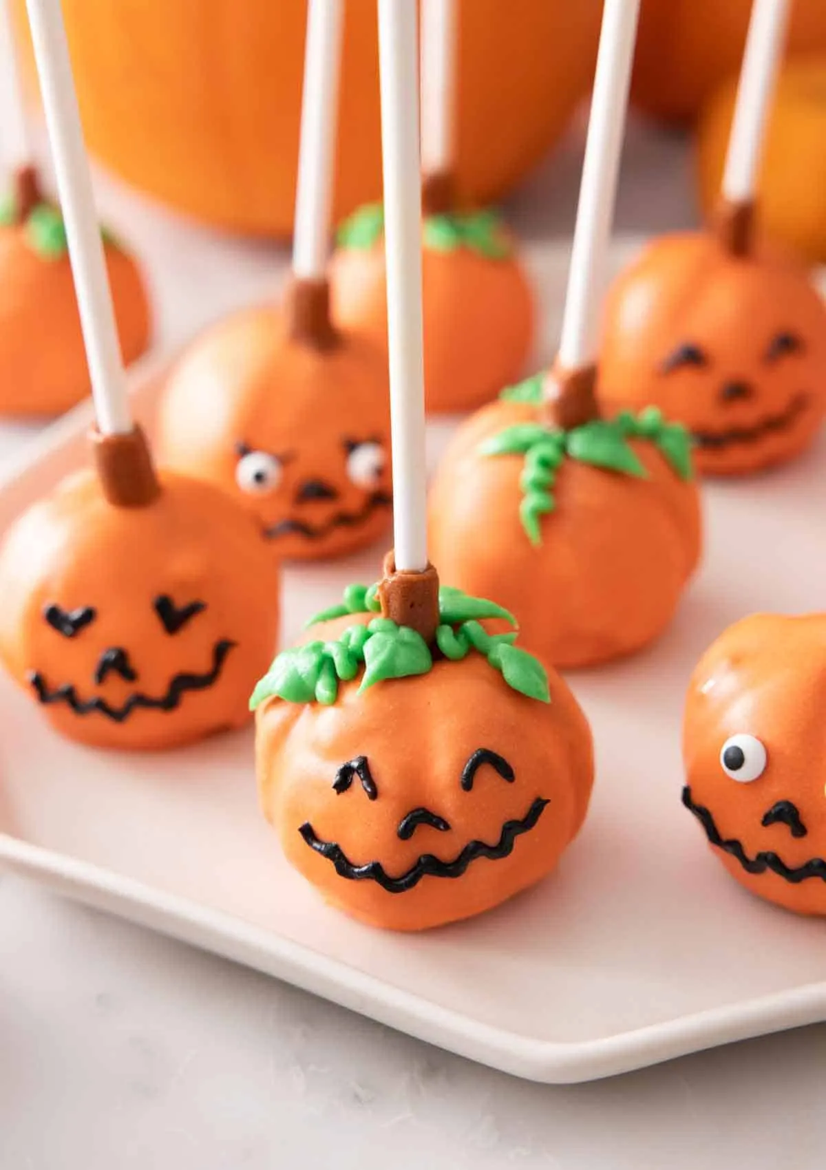 Easy Pumpkin Cake Pops