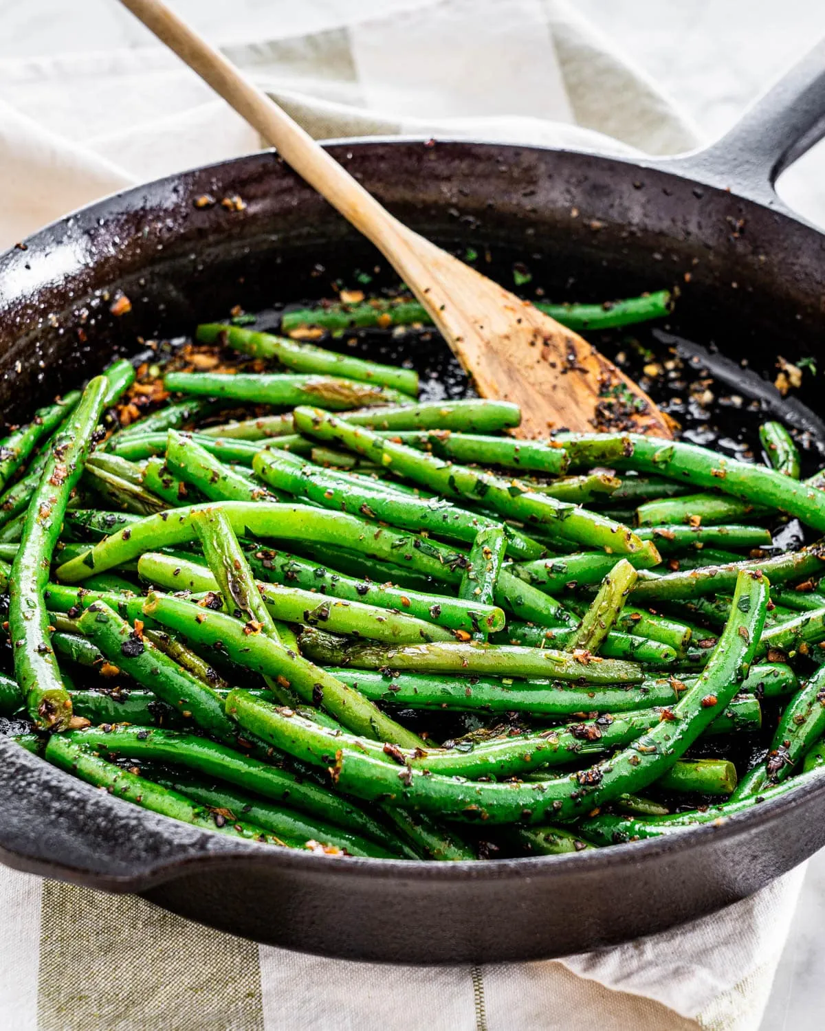 Easy Skillet Garlic Green Beans