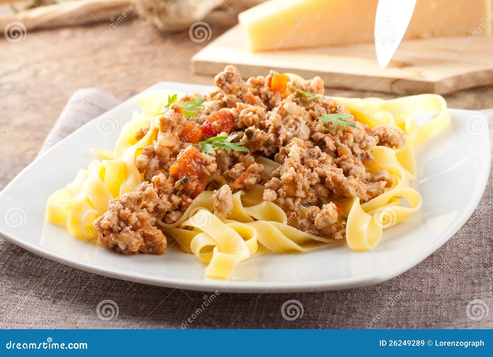 Fresh Fettuccine with Quick Meat Sauce