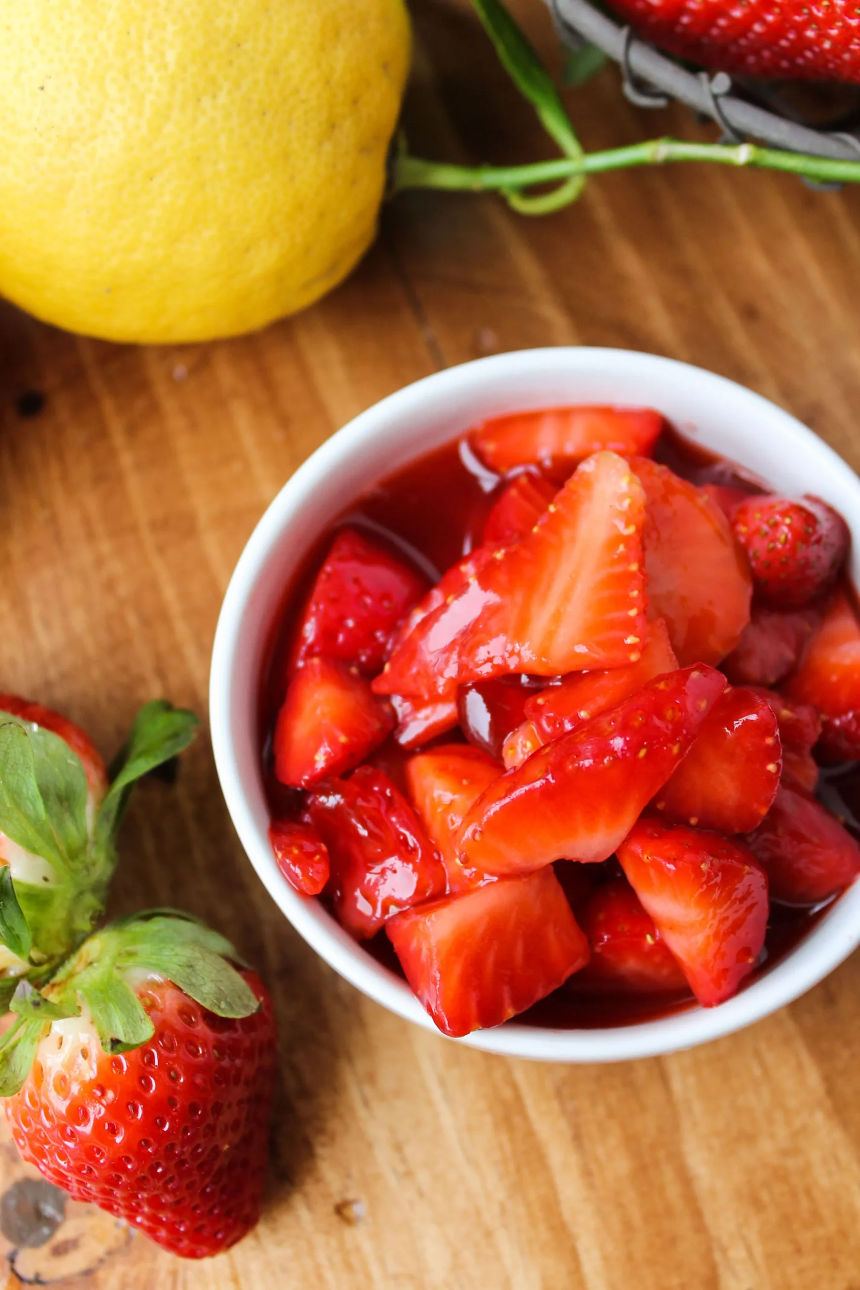 Fresh Strawberry Topping for Desserts