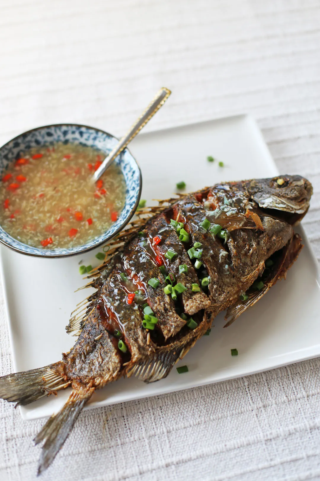 Fried Fish with Garlic Sauce