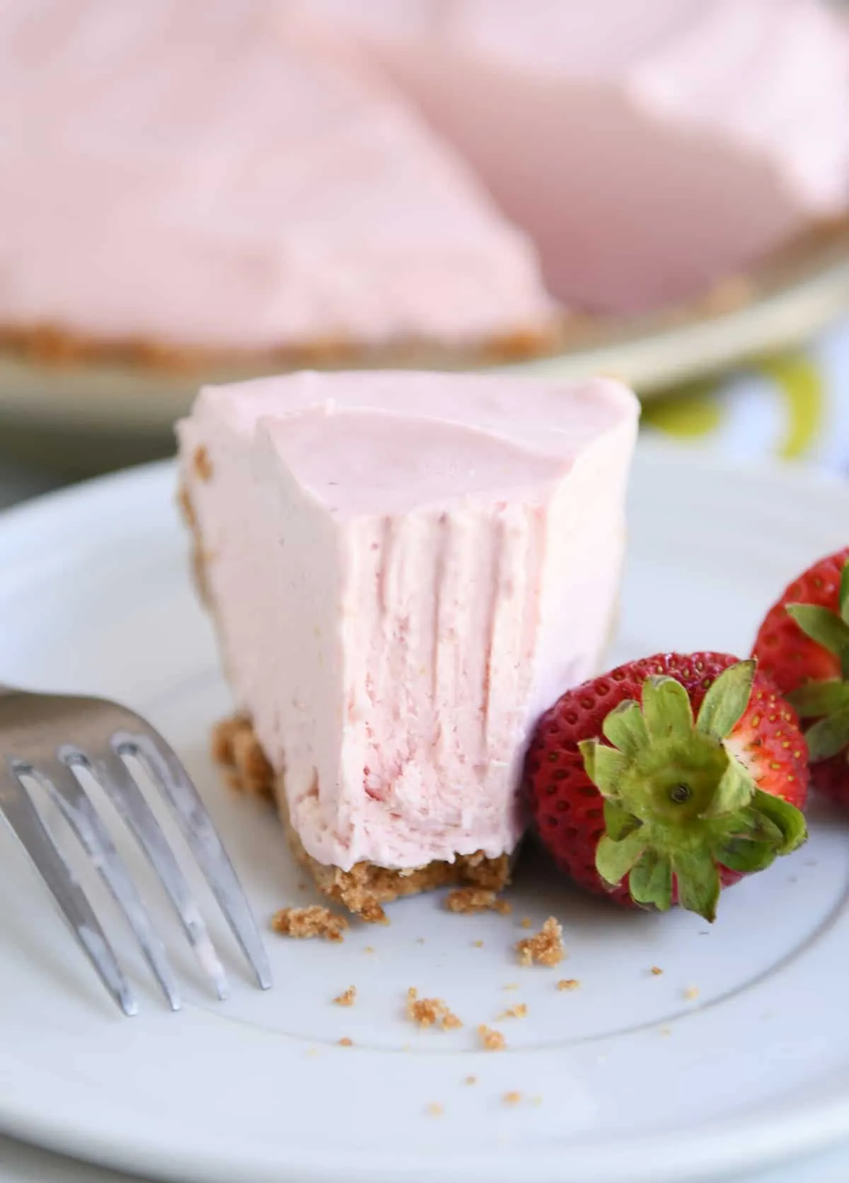 Frozen Strawberry Lemonade Pie