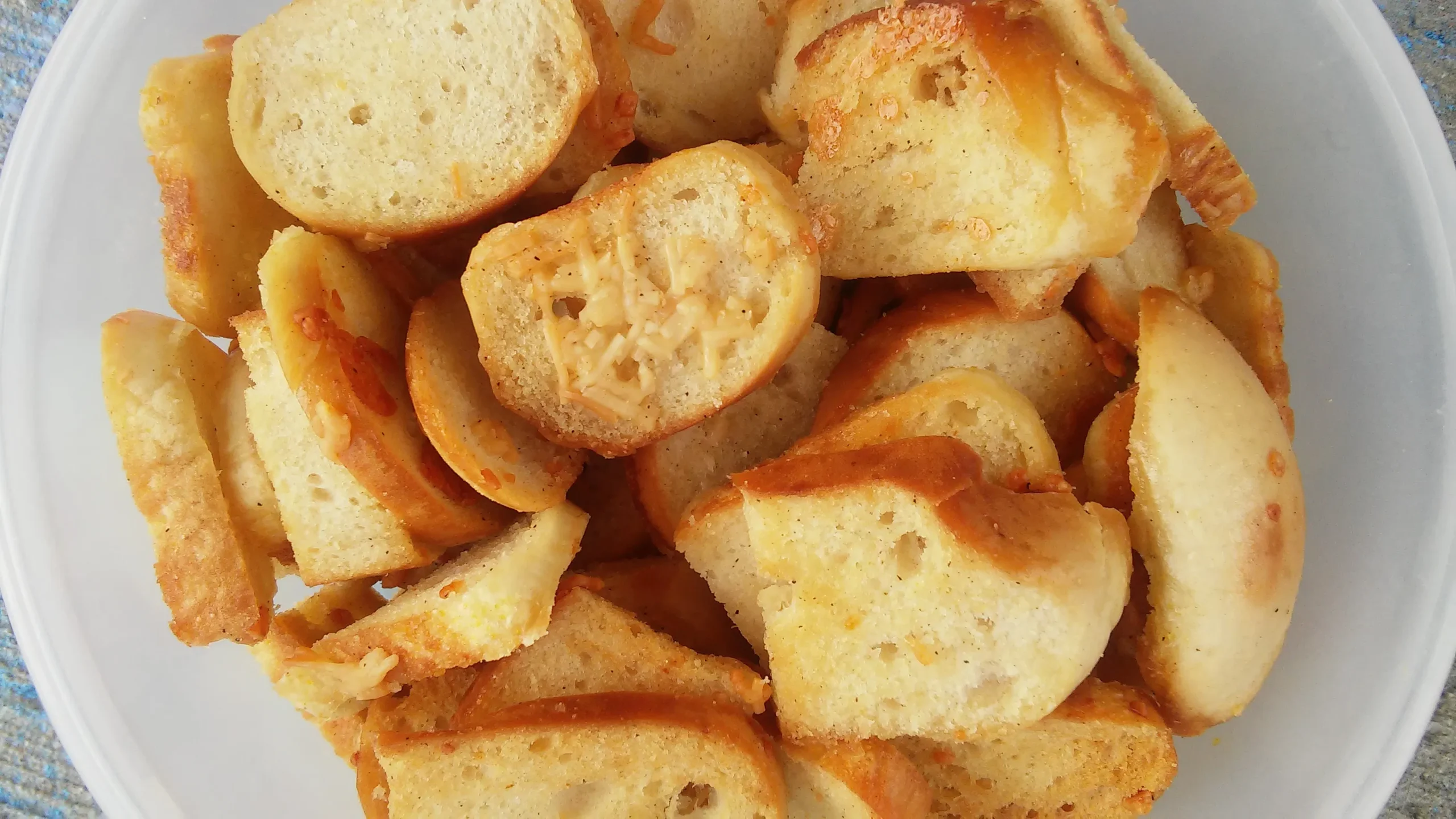 Garlic Rosemary Bagel Crisps