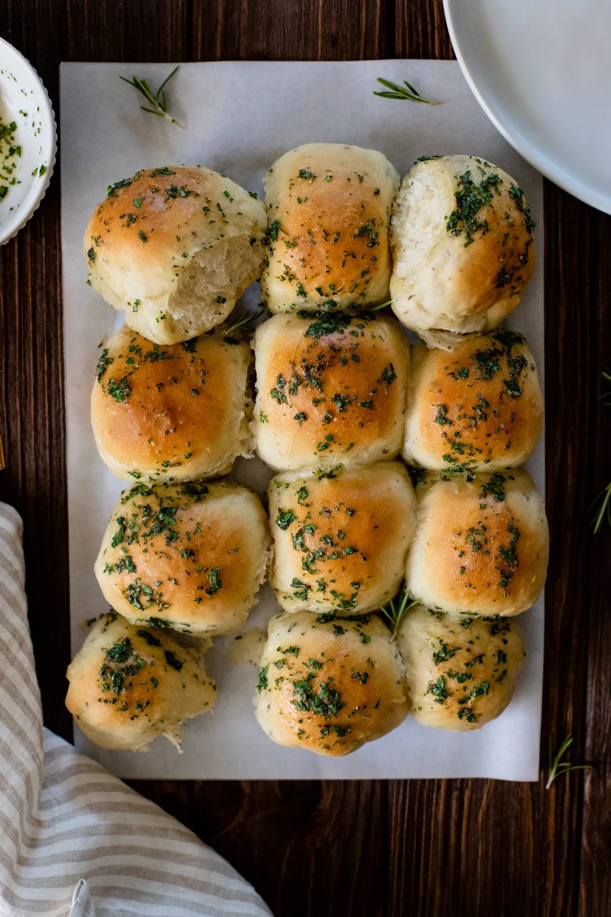 Garlic and Herb Dinner Rolls