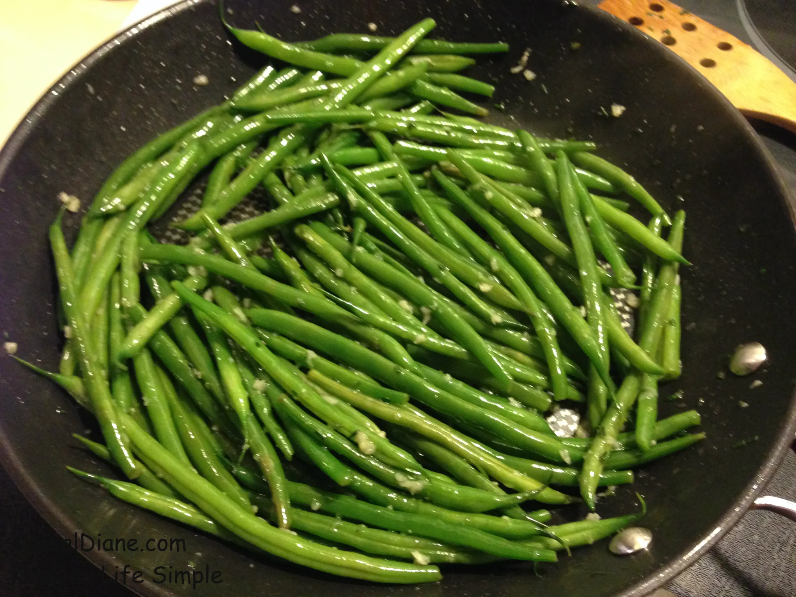 Garlic and Thyme Green Beans