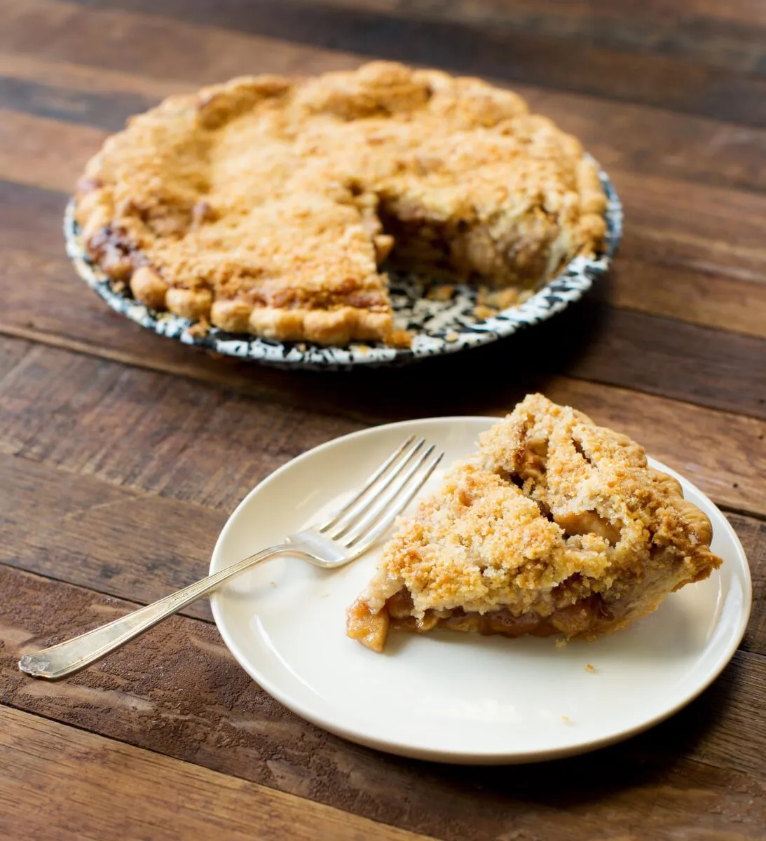 Gingery Apple Crumb Pie