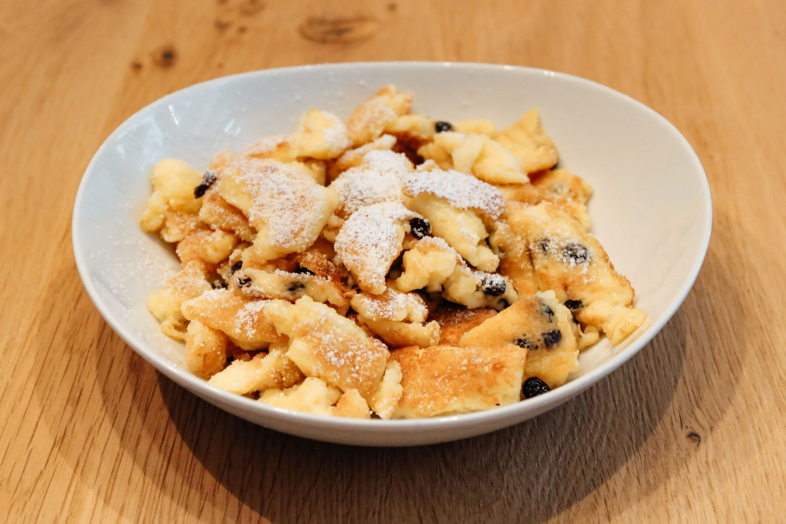 Glutenfreier Kaiserschmarrn mit Stracciatella Creme