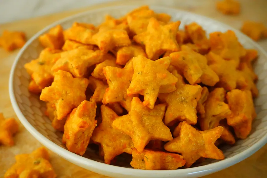 Gold Star Cheddar Crackers with Cheese Spread