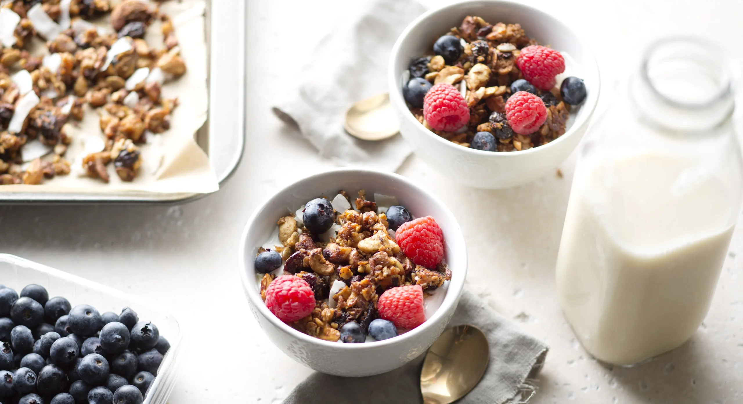 Granola with Vanilla and Fruit Juice