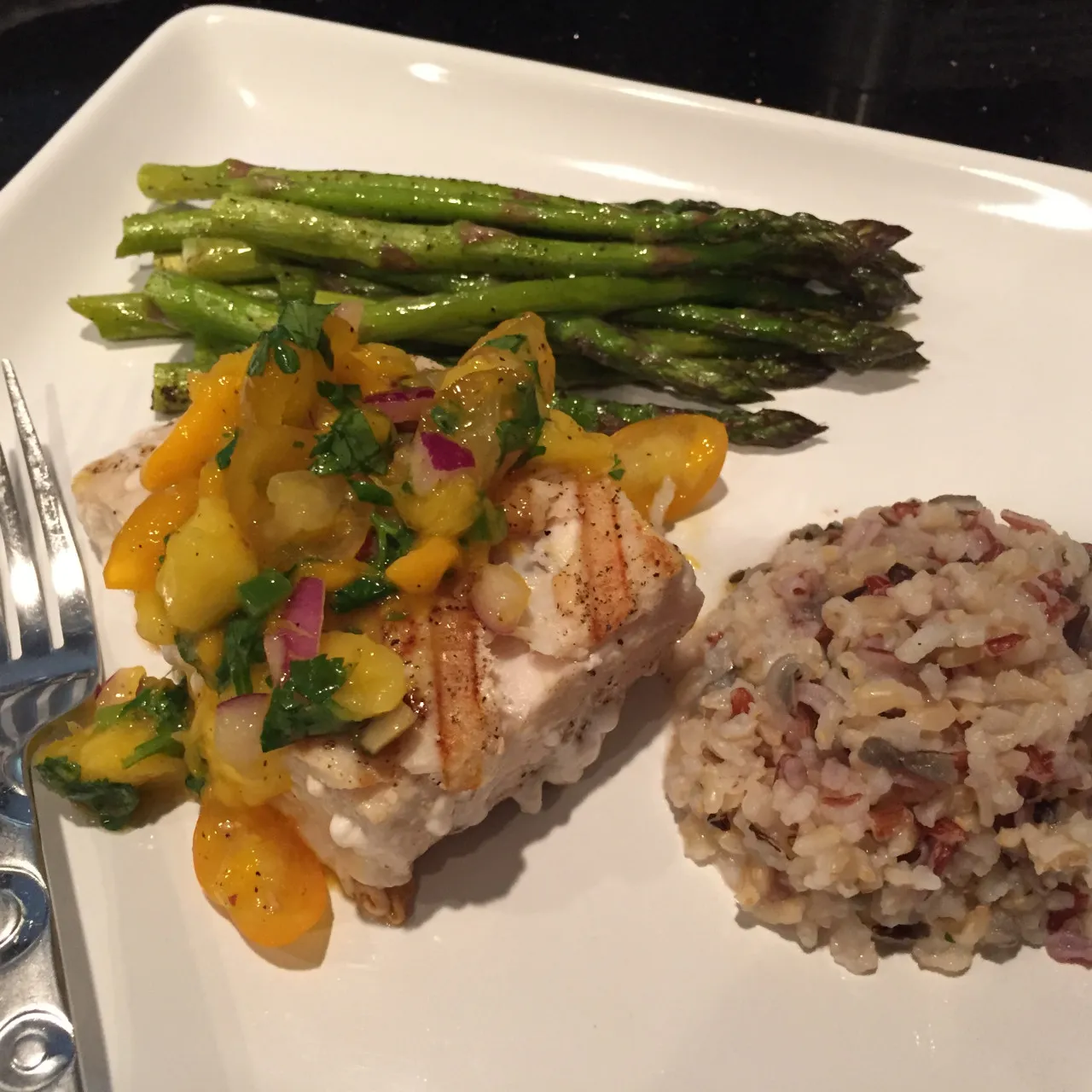 Grilled Mahi Mahi with Mango Salsa Verde