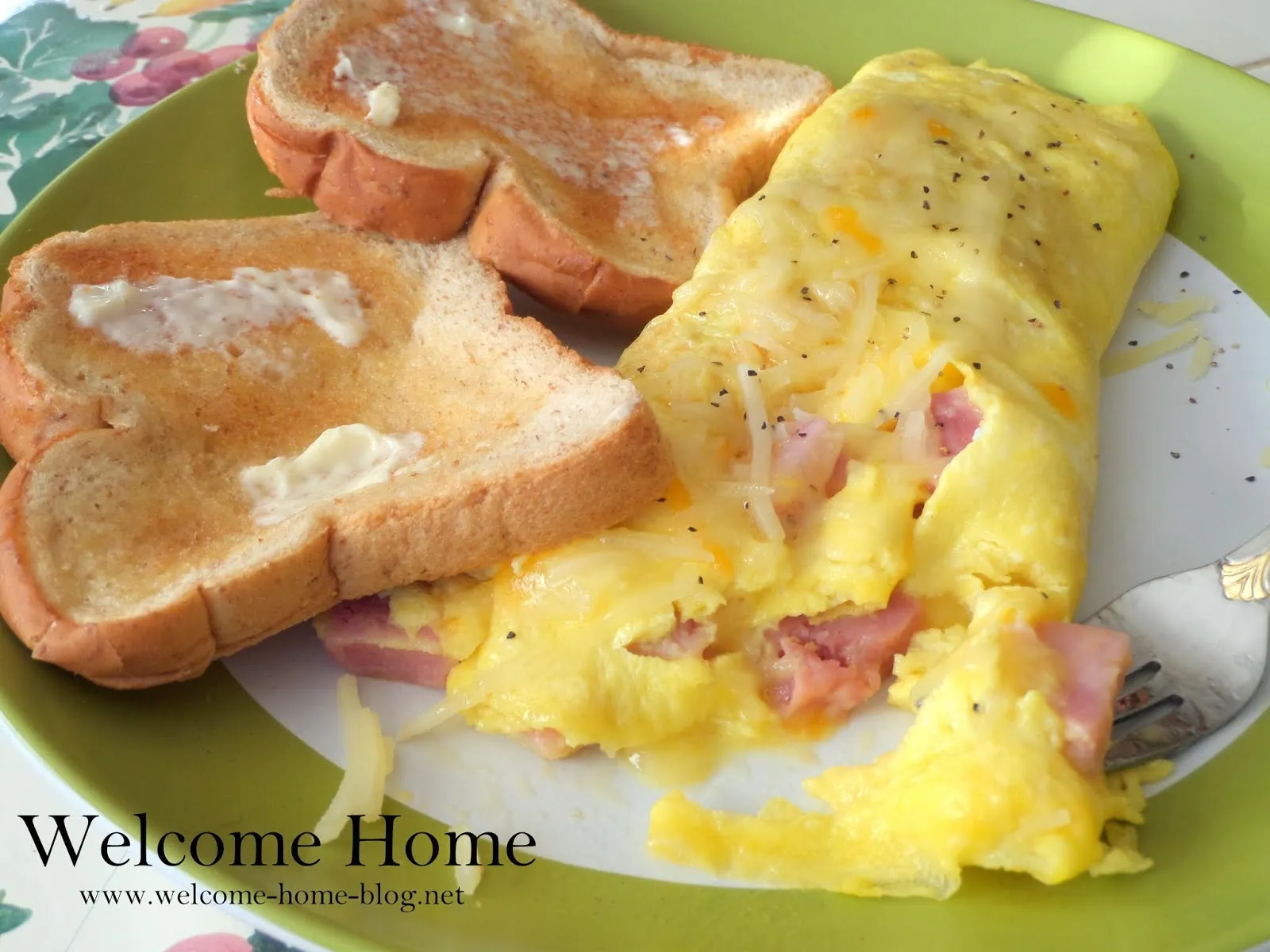 Ham and Hotdog Omelette with Cheese