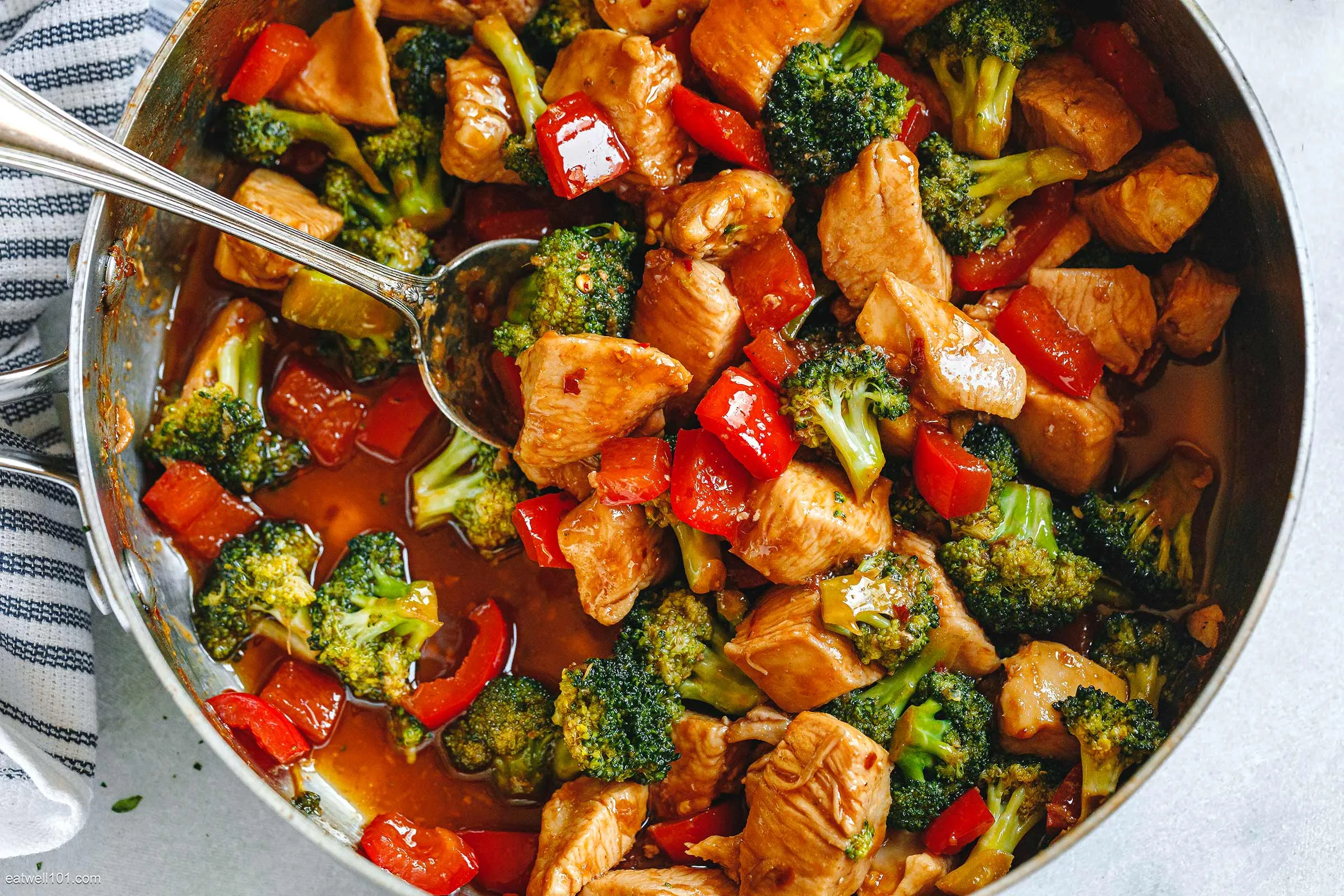 Healthy Ground Chicken Broccoli Stir Fry