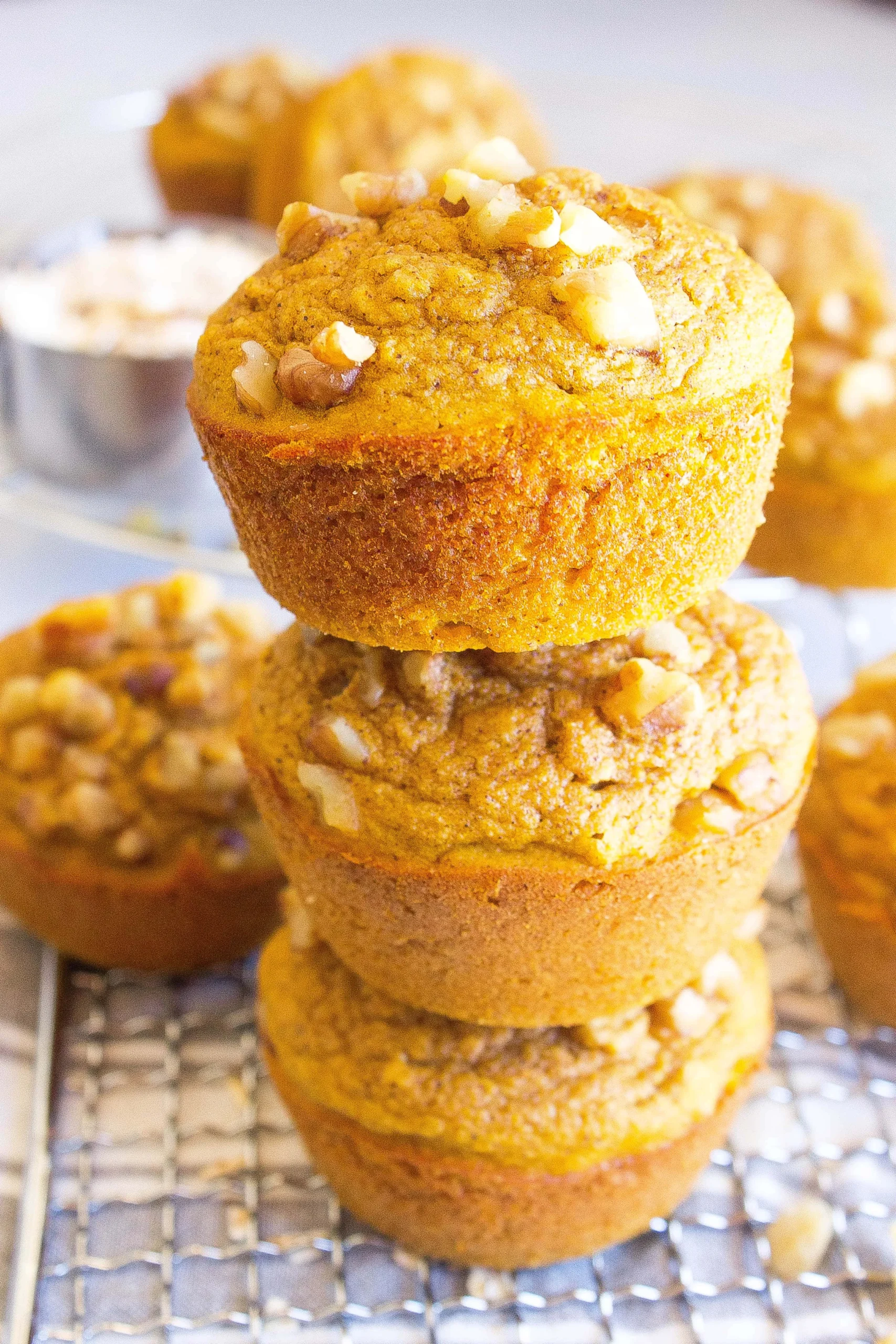 Healthy Pumpkin Oatmeal Muffins