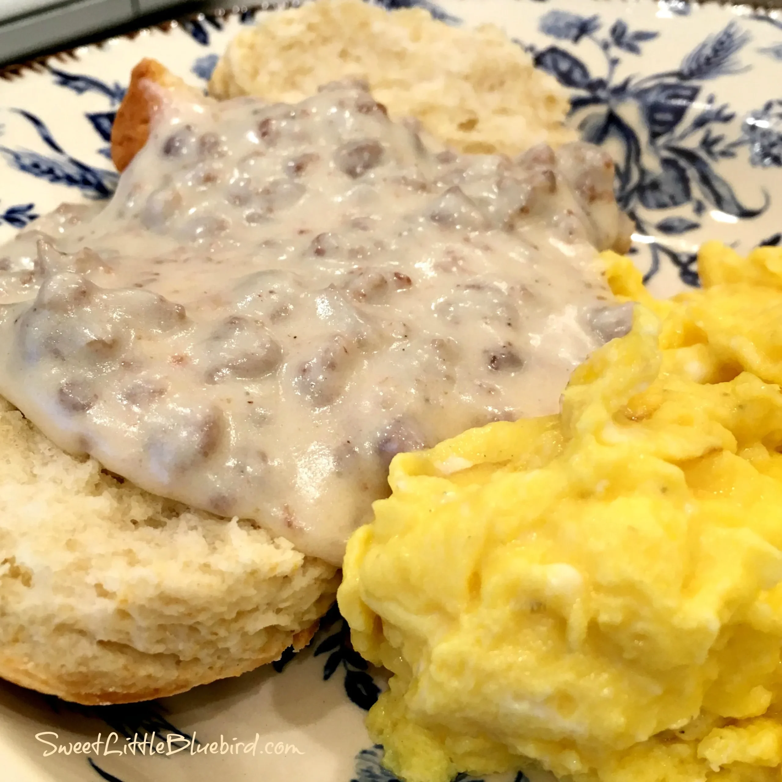 Homemade Sausage Gravy Easy Biscuits and Gravy