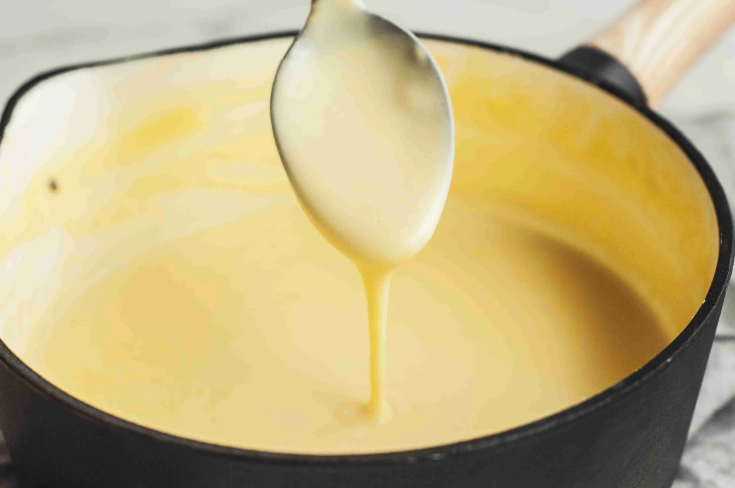 Homemade White Cheddar Cheese Sauce