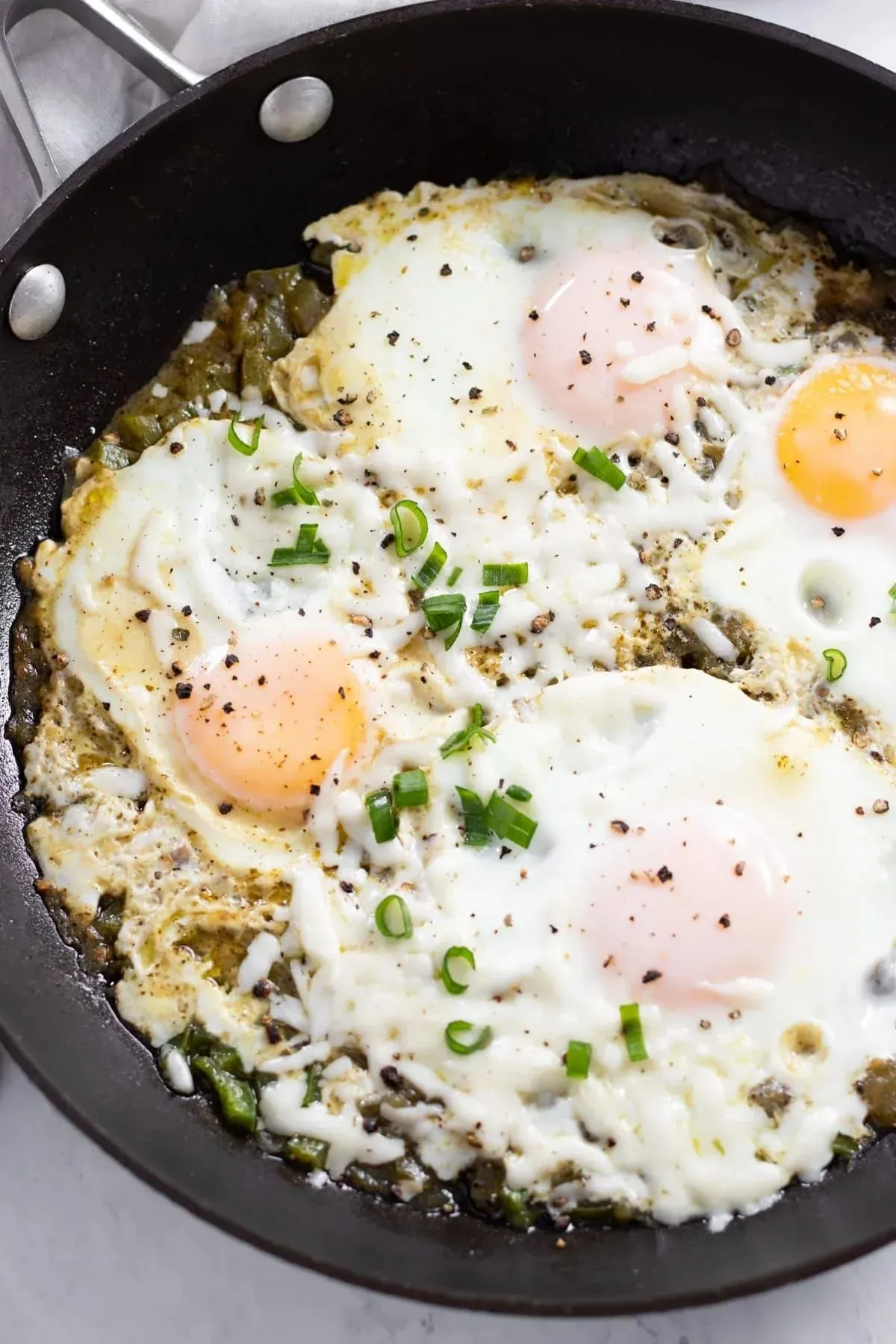 Low FODMAP Salsa Verde Skillet Eggs