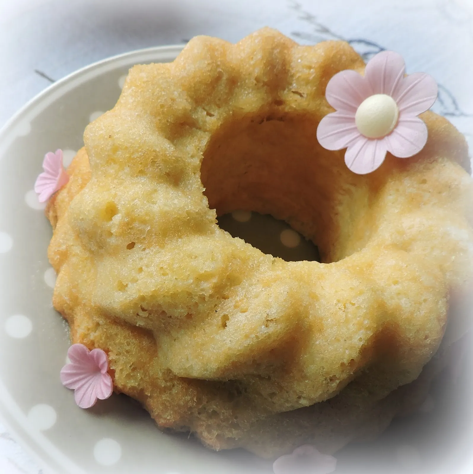 Low Sugar Lemon Drizzle Cake