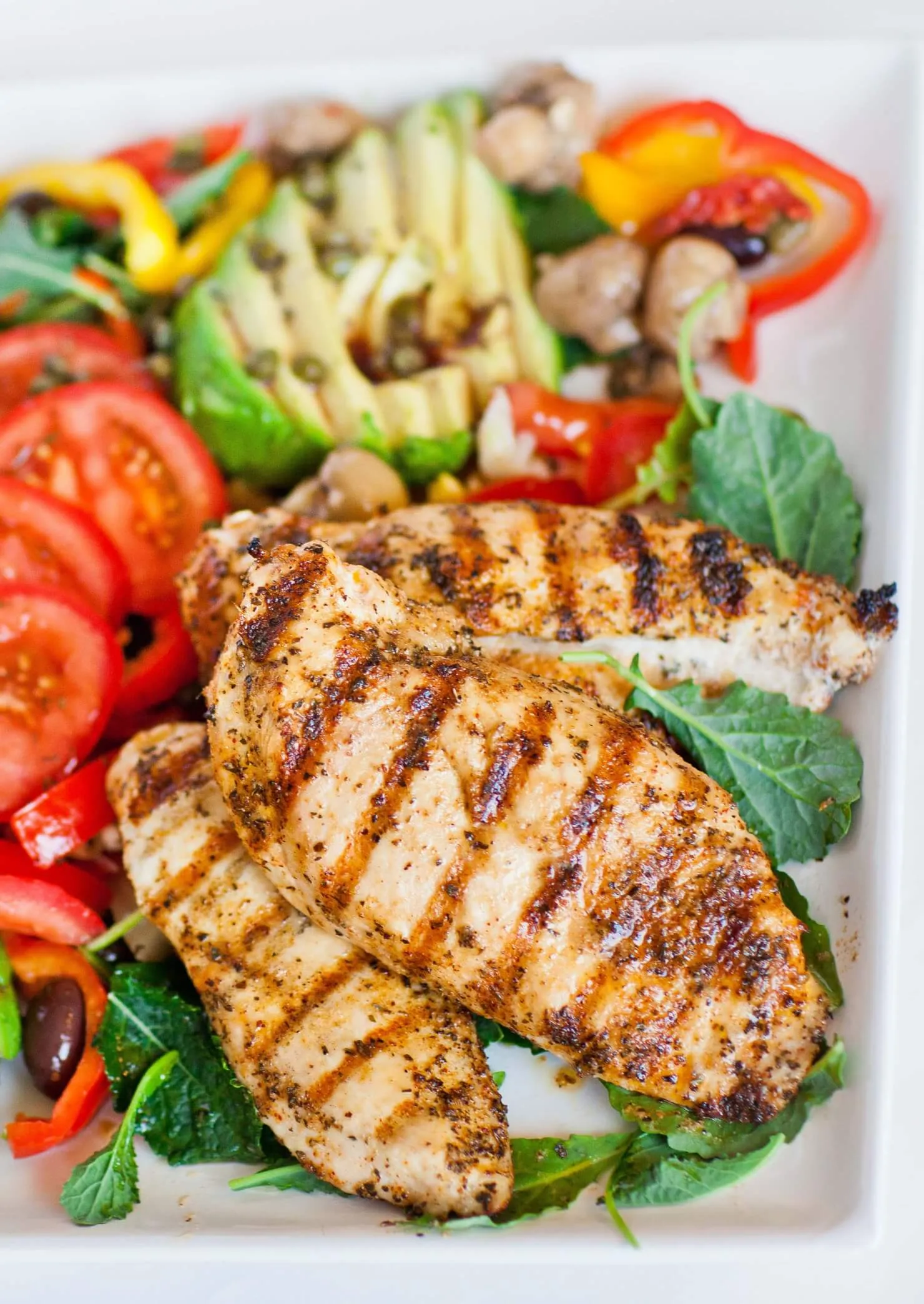 Mediterranean Salad with Grilled Chicken