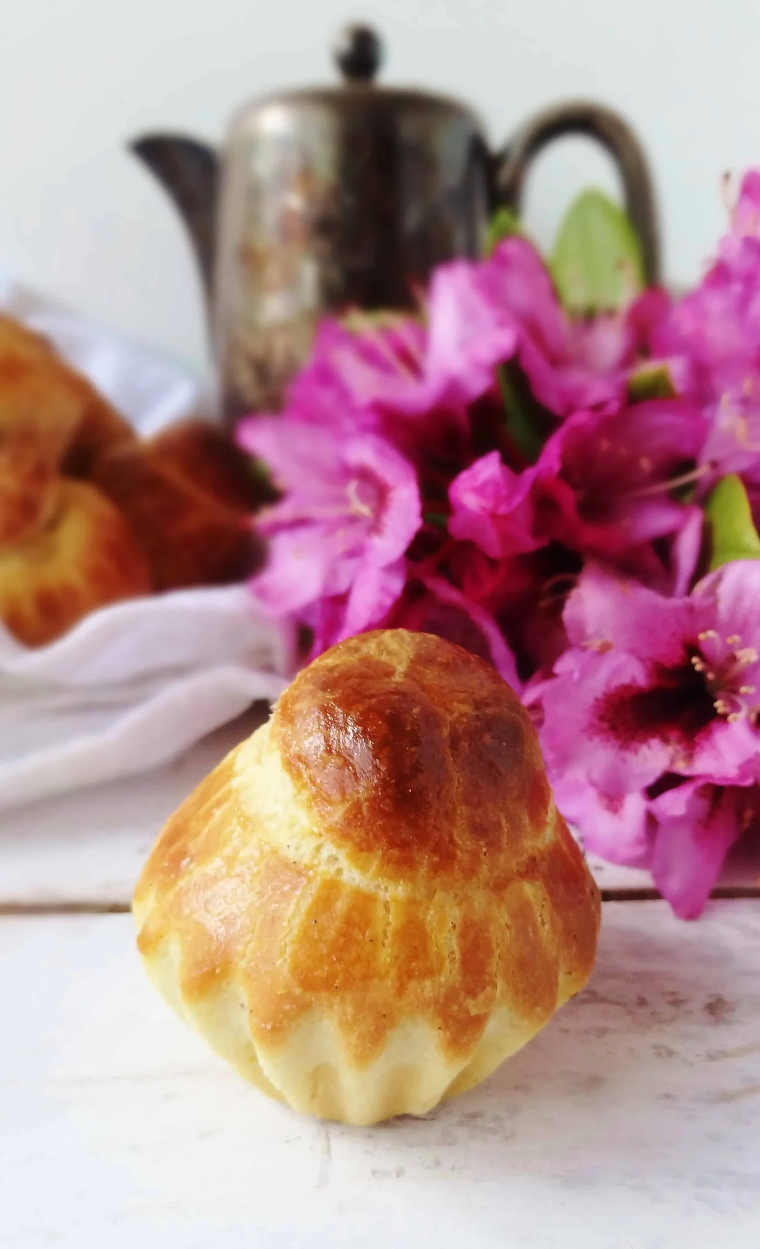 Mini Chocolate Stuffed Vanilla Bean Brioche à Tête
