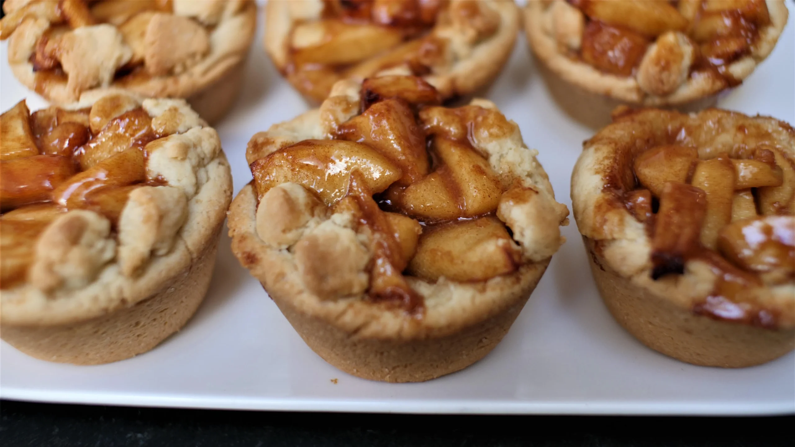 Mini Fresh Apple Cakes