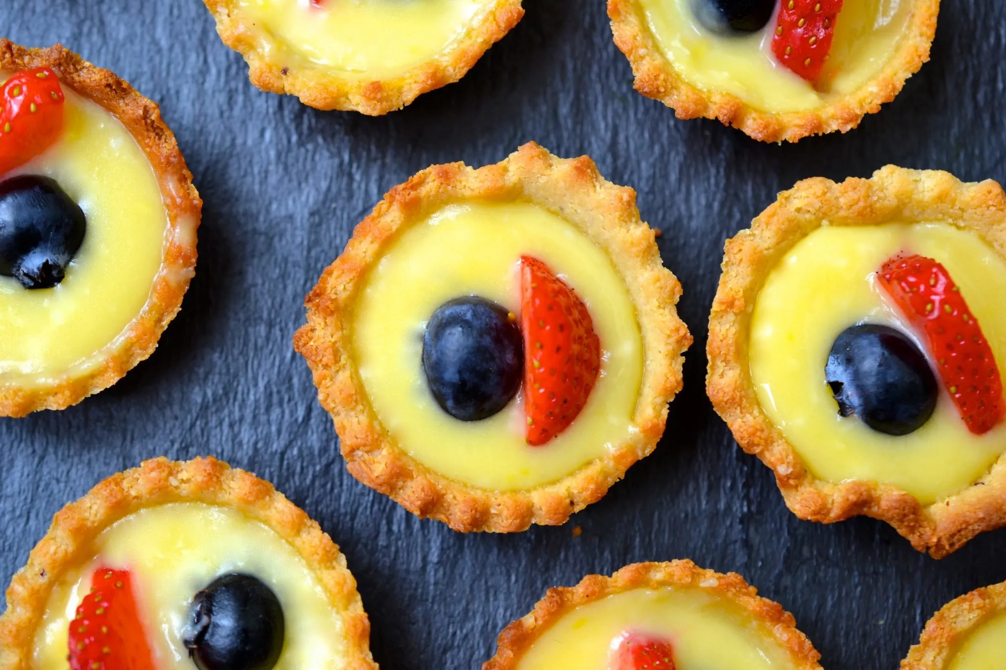 Mini Tarts with Lemon Curd Berries