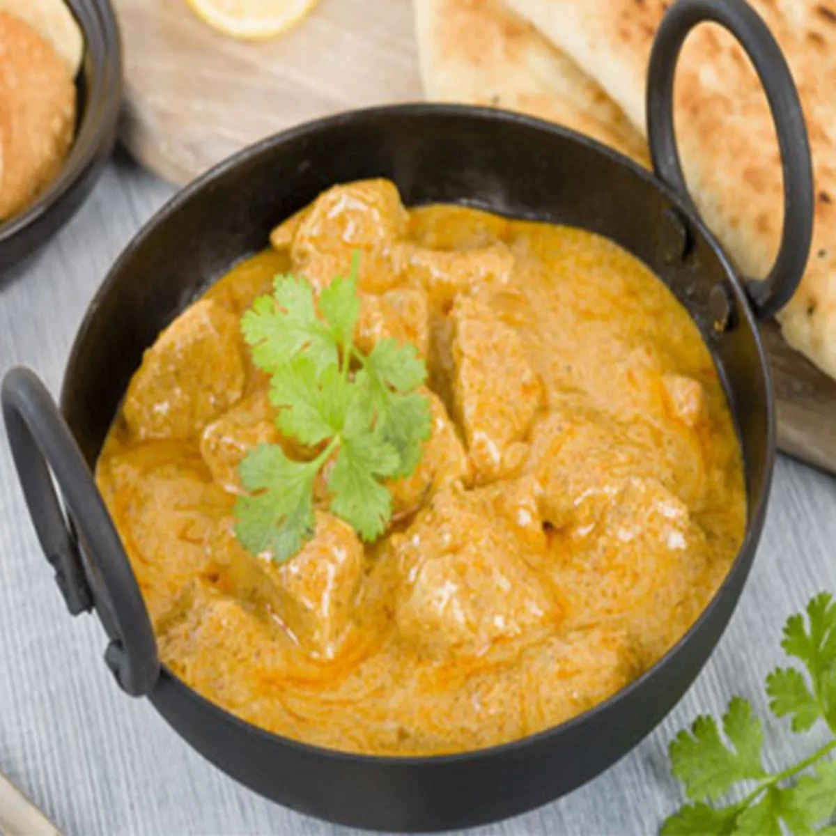 Moghlai Lamb Korma with Golden Raisins Sultanas