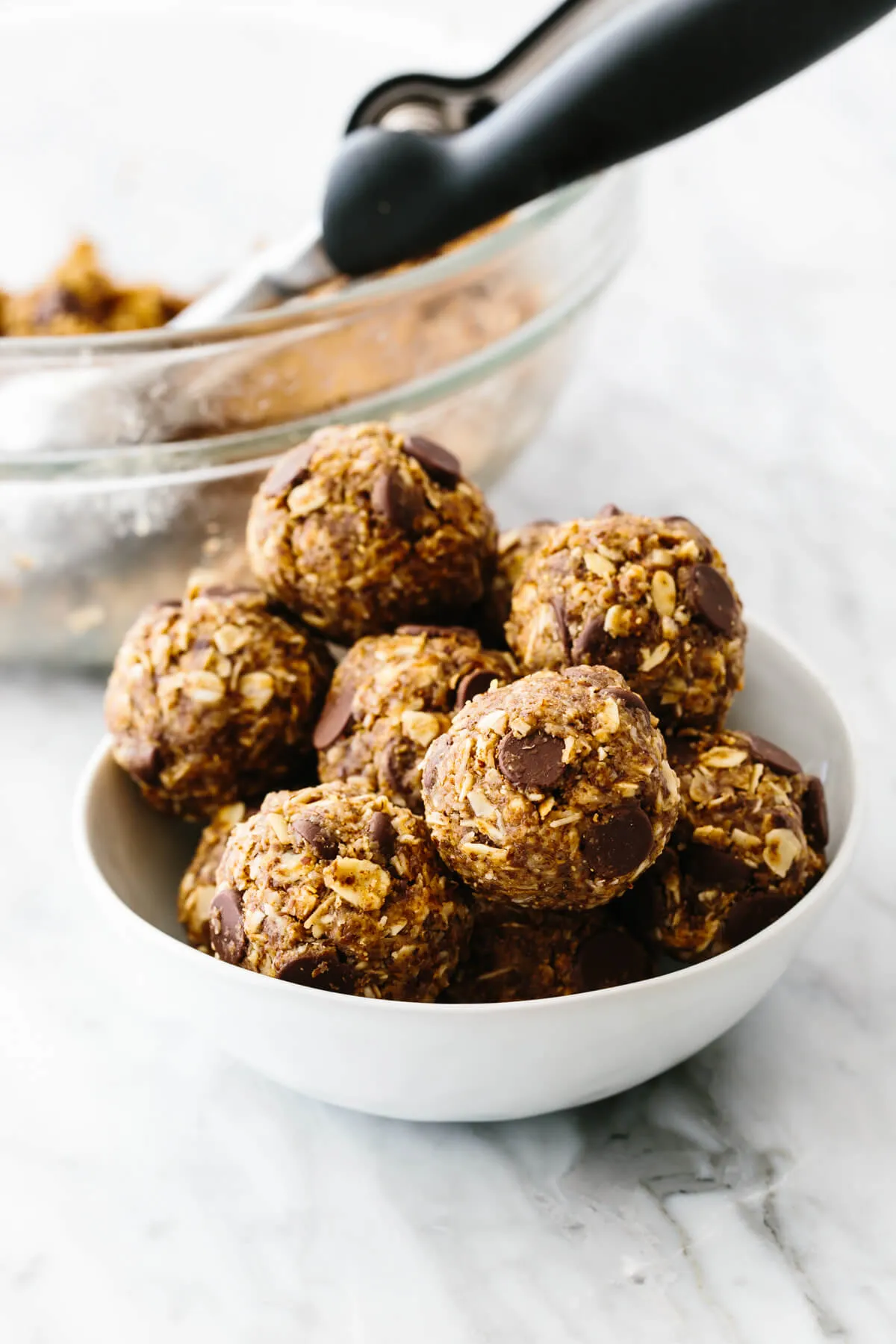 No Bake Oatmeal Chia Chocolate Chip Cookie Balls