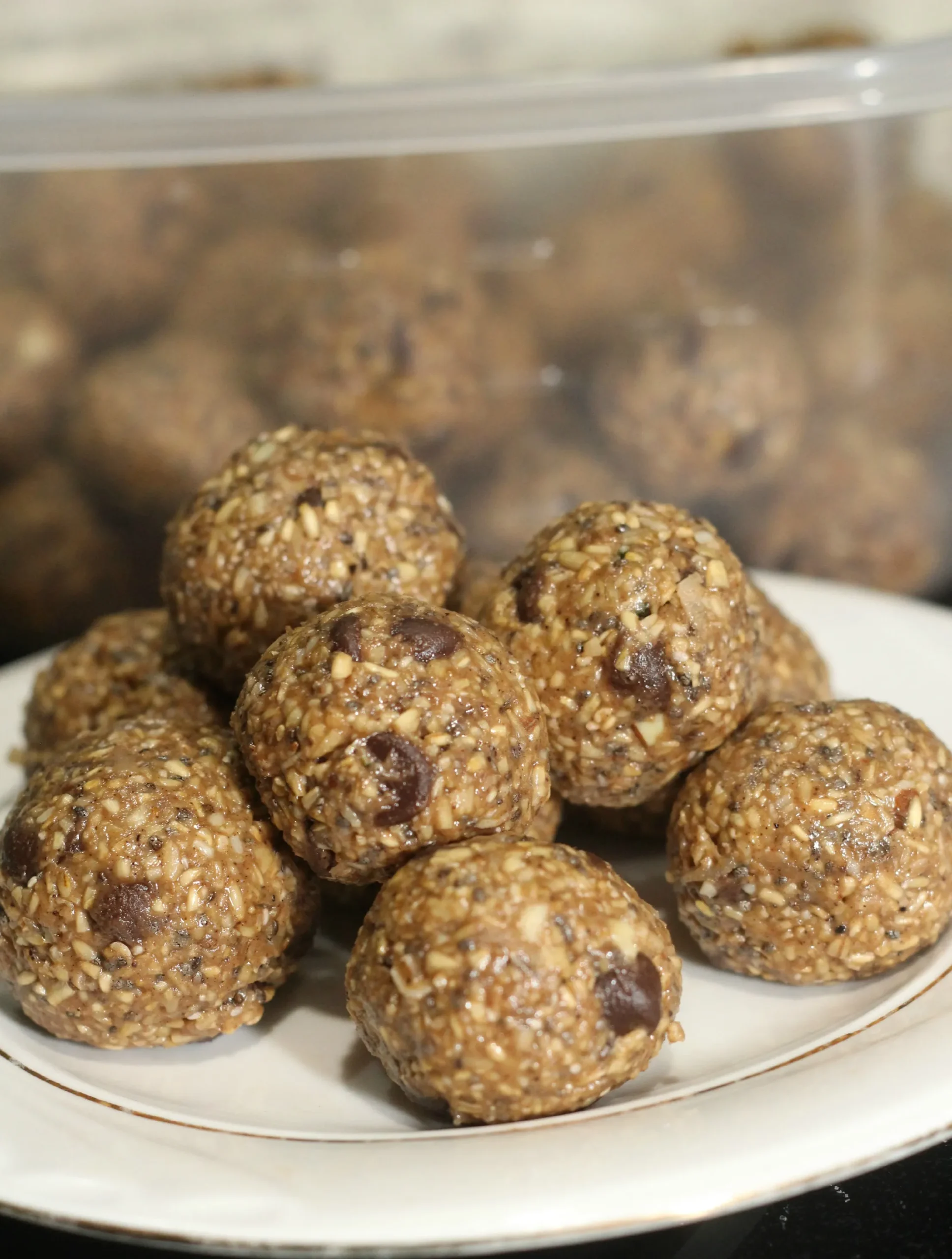 No Bake Oatmeal Protein Balls