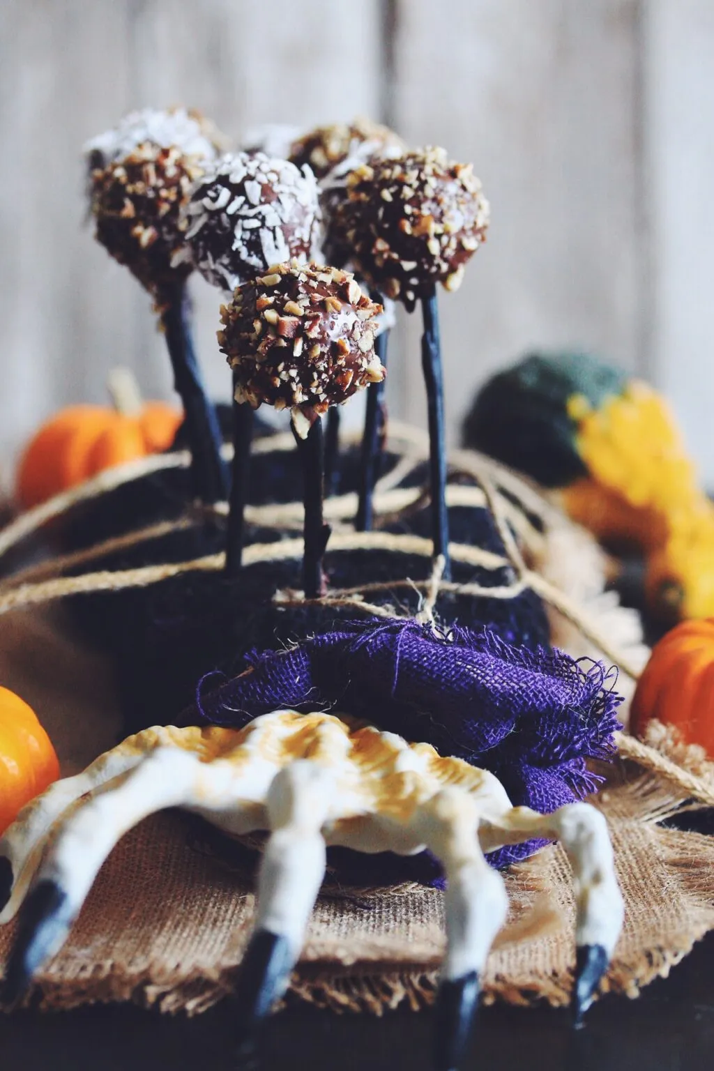 No Bake Pumpkin Cake Pops