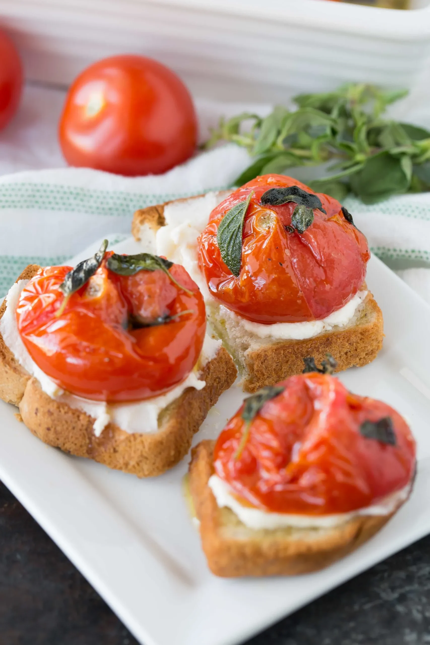 Oregano Parmesan Broiled Tomatoes