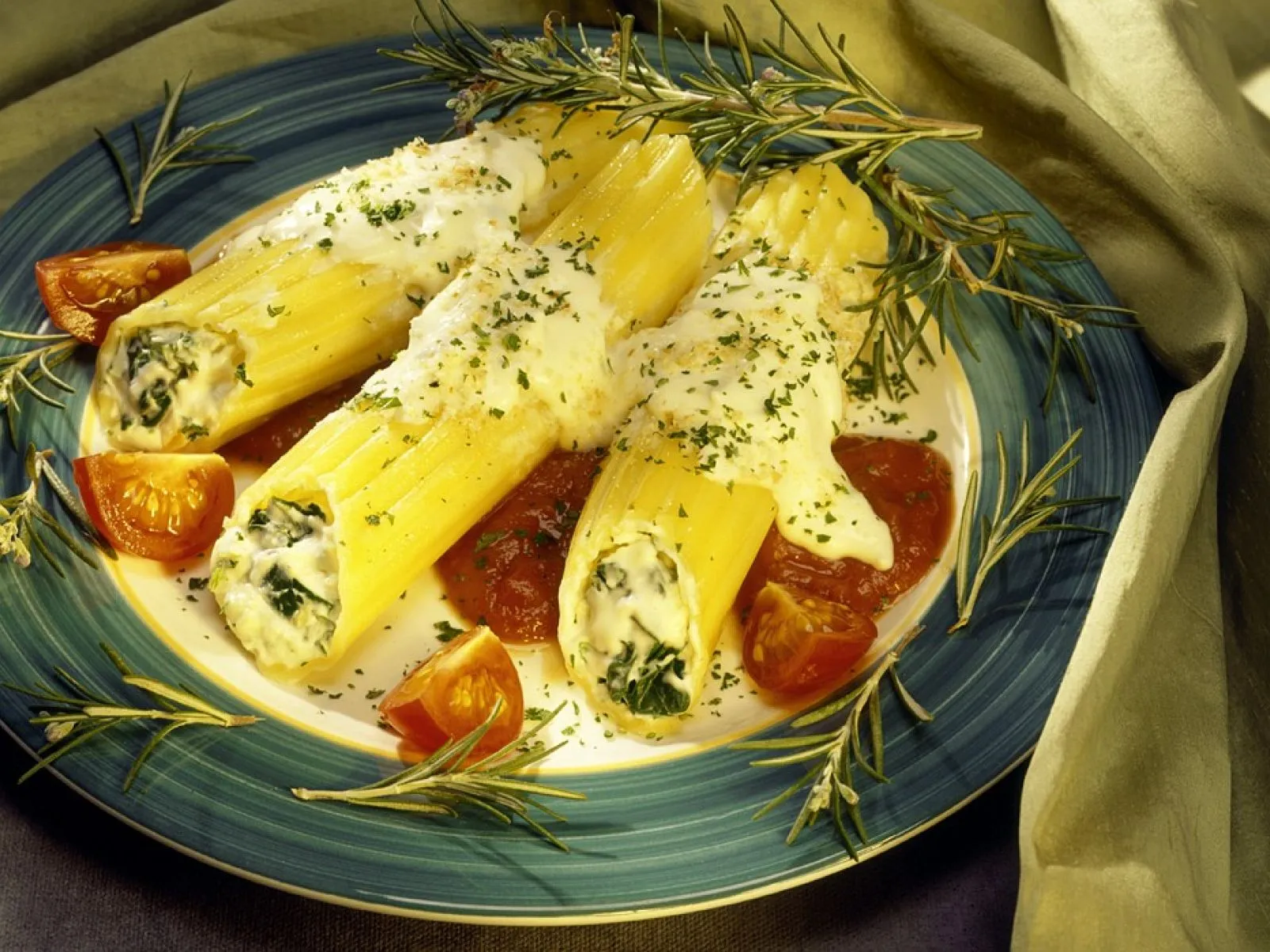 Pesto Provolone Cannelloni Pasta