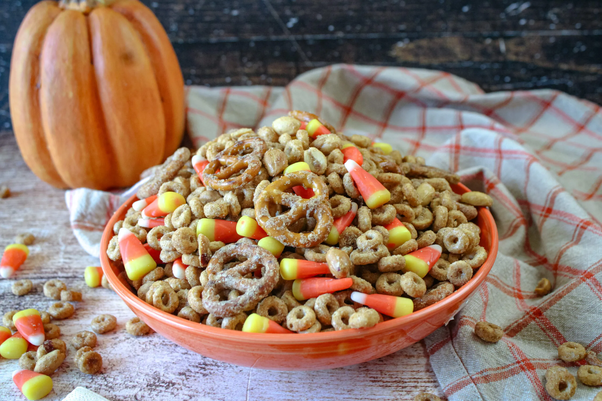 Pumpkin Spice Cheerios Snack Mix