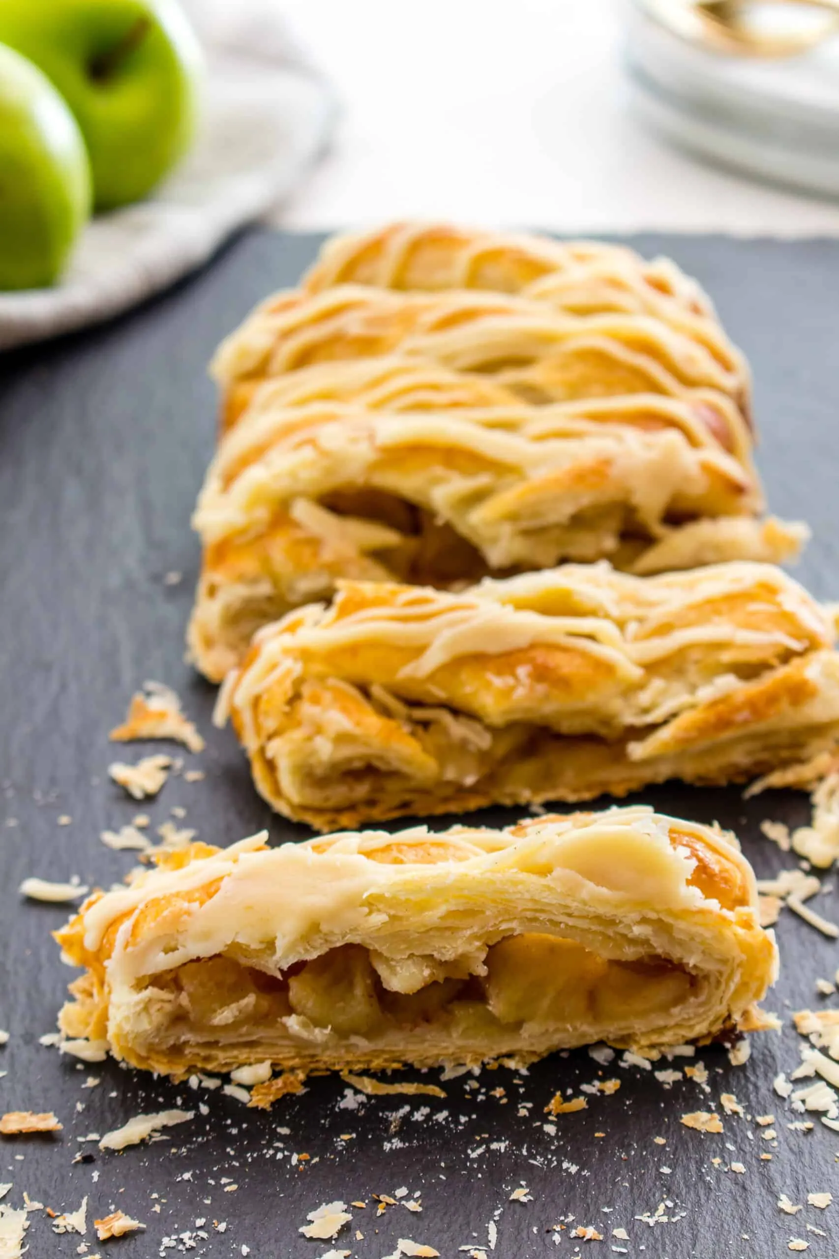 Quick Apple Strudel with Puff Pastry and Vanilla Sauce